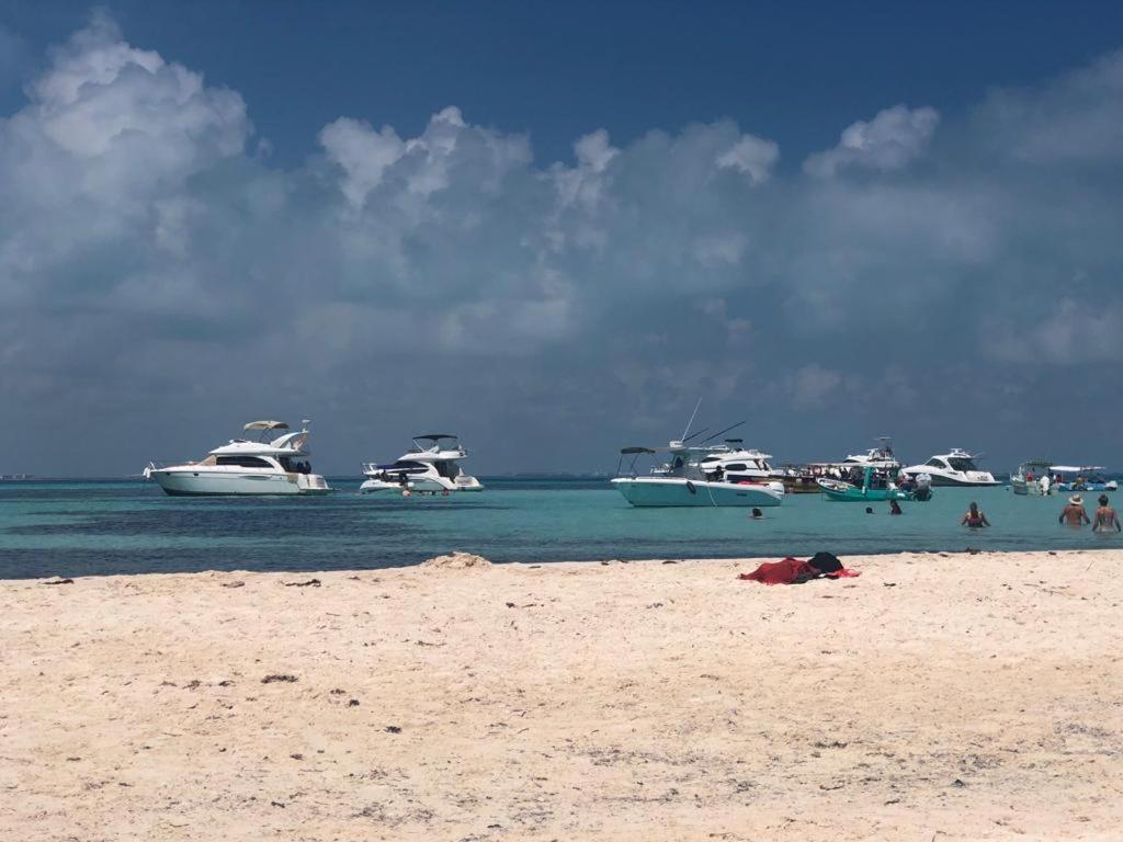 777 Lenderman Hostal 777 Cancun Ngoại thất bức ảnh